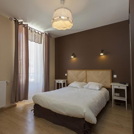 Hotel Des Alpes Le Bourg-dʼOisans Rum bild