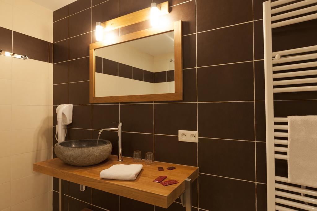 Hotel Des Alpes Le Bourg-dʼOisans Rum bild