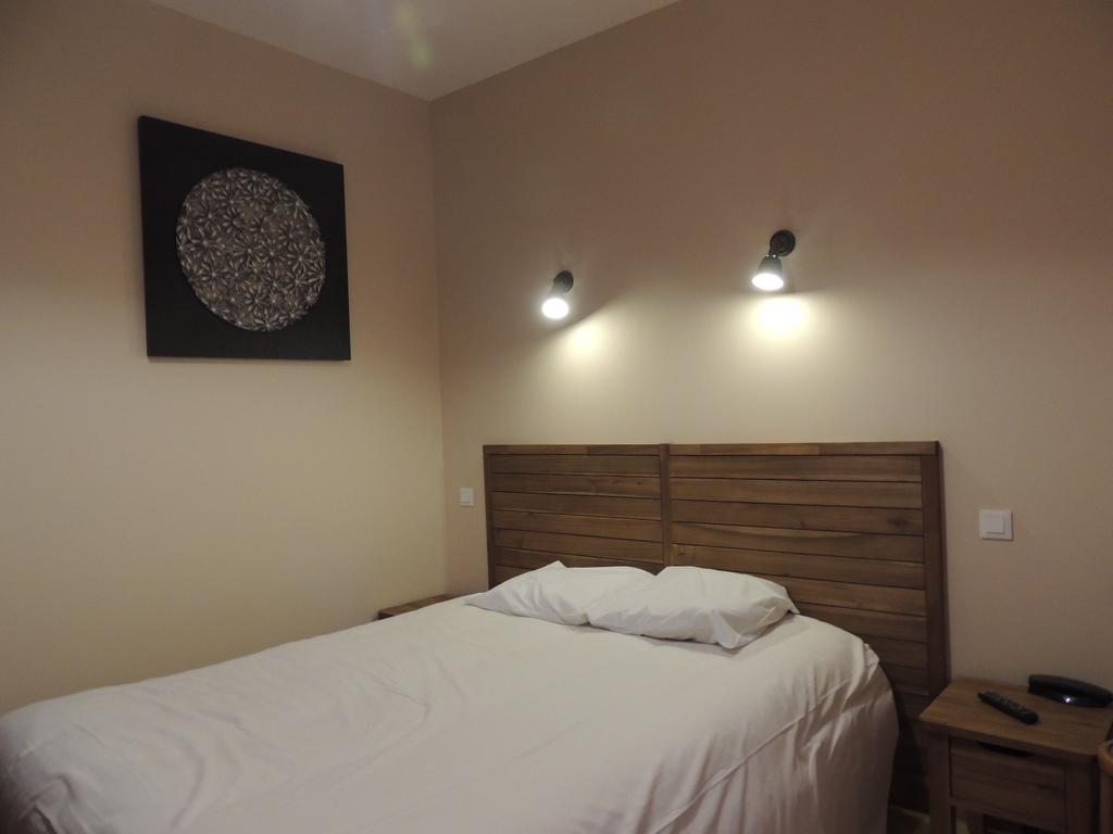 Hotel Des Alpes Le Bourg-dʼOisans Rum bild