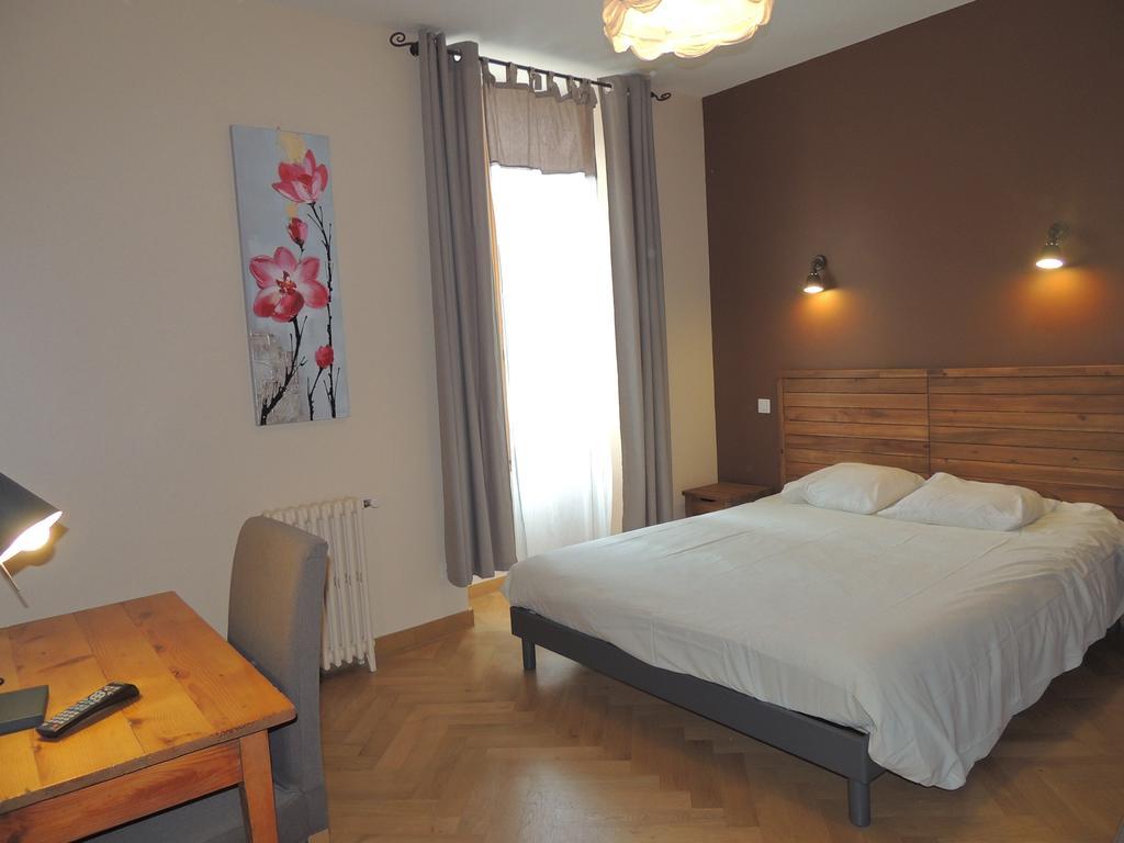 Hotel Des Alpes Le Bourg-dʼOisans Rum bild