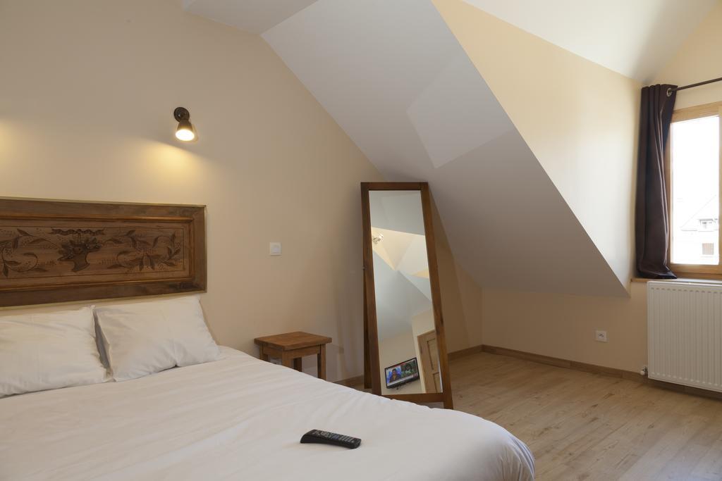 Hotel Des Alpes Le Bourg-dʼOisans Rum bild