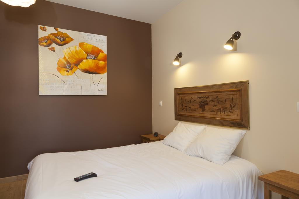 Hotel Des Alpes Le Bourg-dʼOisans Rum bild
